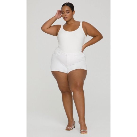 Good American Pants - GOOD AMERICAN Bombshell Short in White025, Raw Hem, Size 18, NWT!
